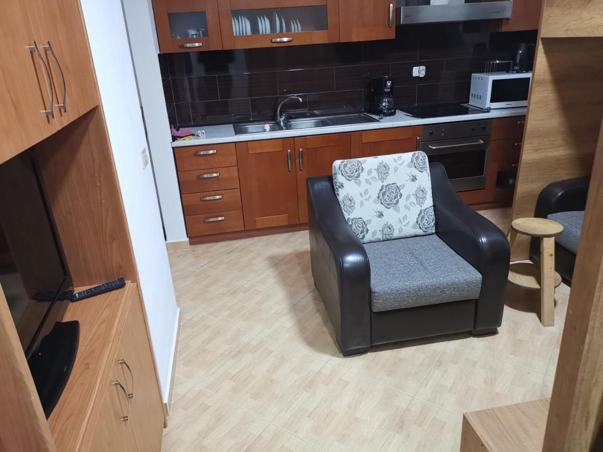 Relax Rental Вльора Екстер'єр фото