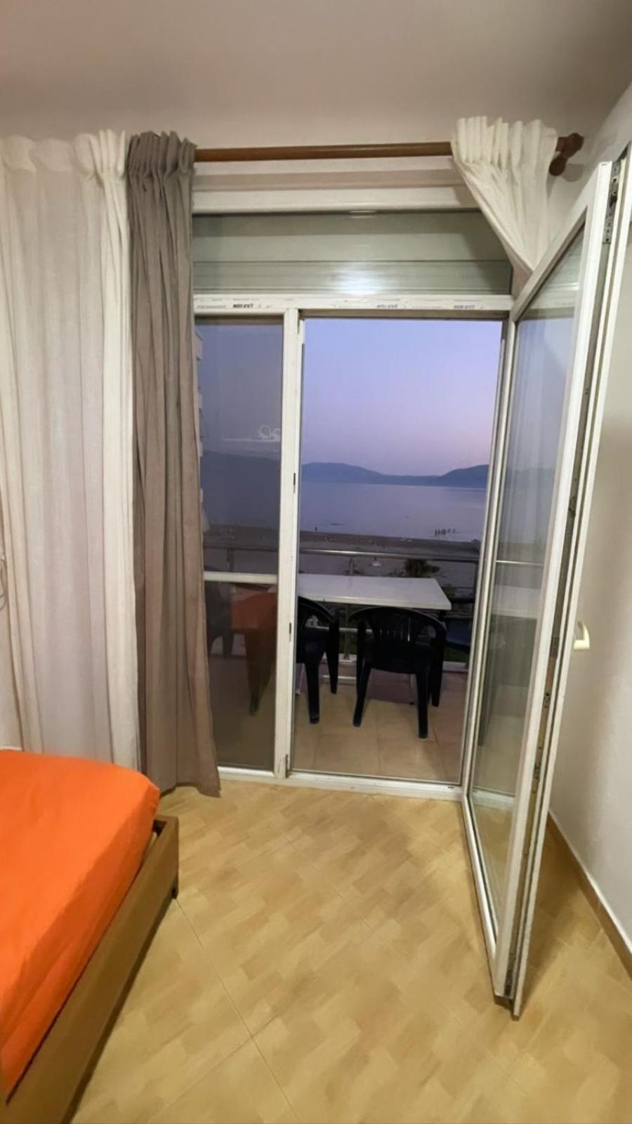 Relax Rental Вльора Екстер'єр фото
