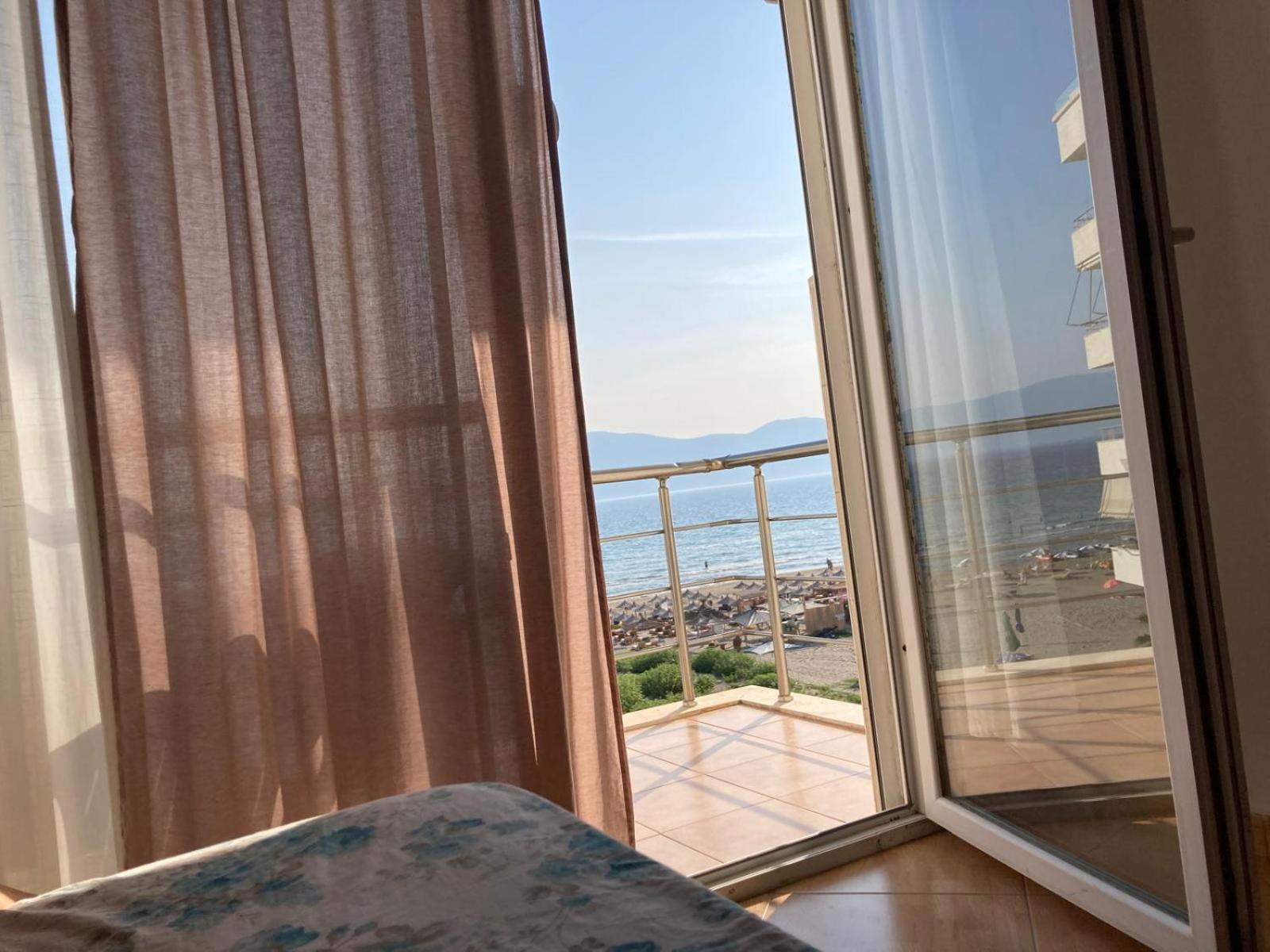Relax Rental Вльора Екстер'єр фото